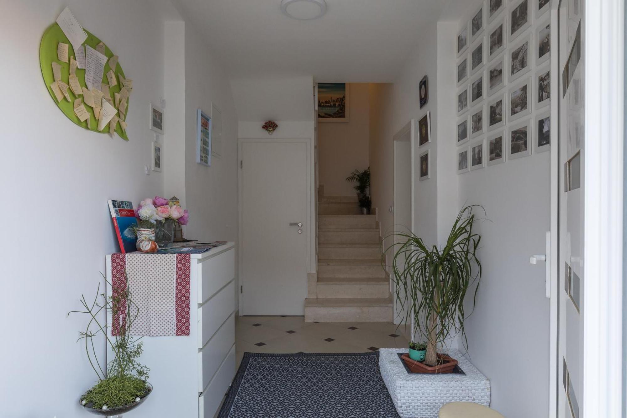 Apartma Lile *