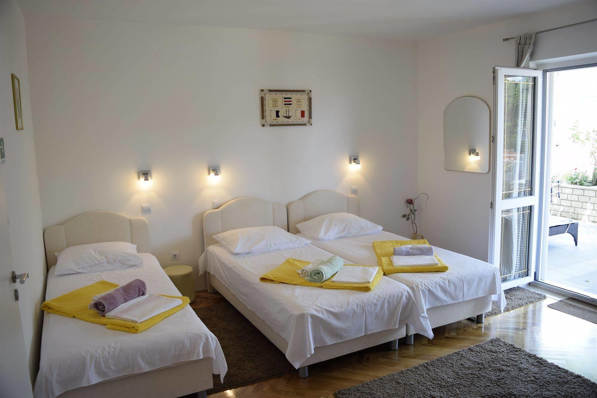 Apartma Lile *